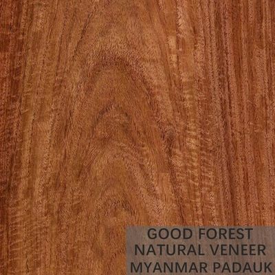Particulièrement texture irrégulière naturelle de placage en bois rouge de Myanmar Bubinga