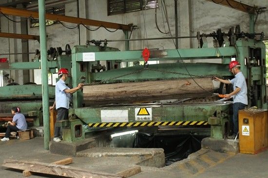 Fabrication de feuilles de faisceau de bois de chaume de bois de chaume