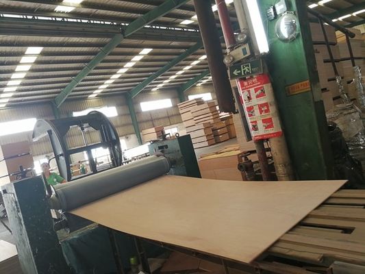 Fabrication de feuilles de faisceau de bois de chaume de bois de chaume