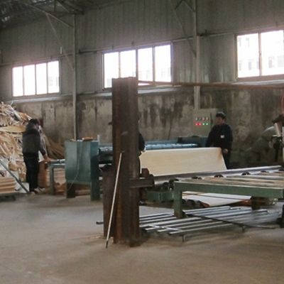 Placage en bois de noyer noir reconstitué H671s Slice Cut Technics Vertical Grain Bon prix de l'usine chinoise pour porte