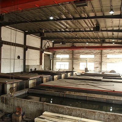 Le quart naturel de placage en bois de Koto de l'Afrique a coupé le grain droit que la bonne qualité pour le processus de teinture peut être adaptée aux besoins du client