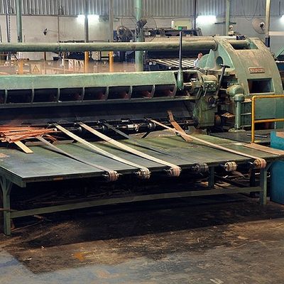 Le bois de chêne naturel américain plaquent la couronne coupée plate a coupé l'épaisseur 0.5-0.55mm de catégorie du grain D.C.A. pour le visage Chine de Cabinet