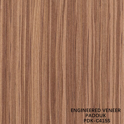 Façade en bois d'ingénierie Padouk technique de coupe en tranches de grain droit épaisseur 0,5 mm pour la face du cabinet
