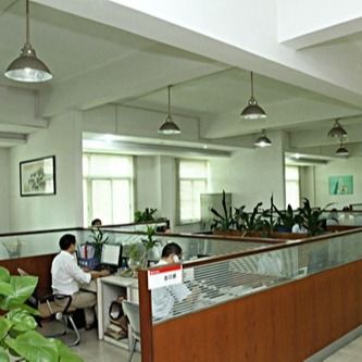 Nouvelle conception de placage de bois de cèdre artificiel FCW-L146N/L246C Techniques de coupe en tranches 2*8 pouces pour façade d'armoire