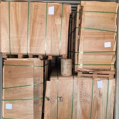 2440*1220 Pièce entière Fabrique de placage de bois de l'Okumé au Gabon 0,2 mm - 0,4 mm