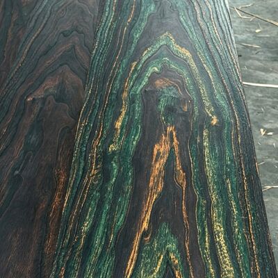 Placage en bois naturel écologique teint à la plante, placage en bois décoratif coloré iridescent pour meubles, armoires et décoration murale intérieure