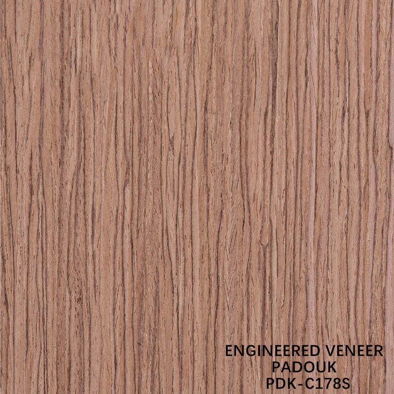 Façade en bois d'ingénierie Padouk technique de coupe en tranches de grain droit épaisseur 0,5 mm pour la face du cabinet