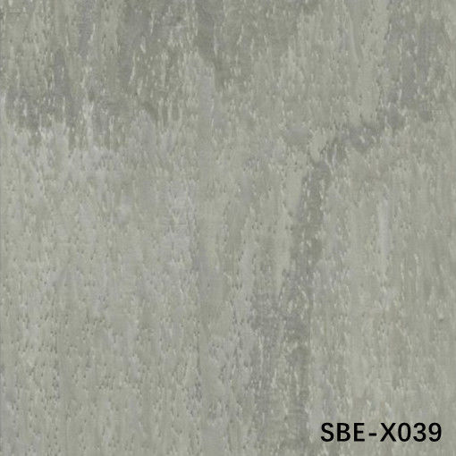 Couleur grise 0,30 mm Épaisseur placage en bois d'ingénierie pour les portes intérieures